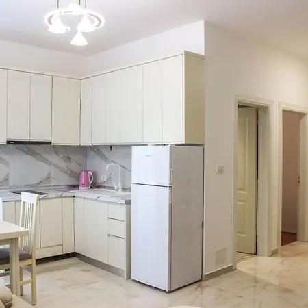 1326 Modern Daire