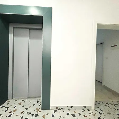 1326 Modern * Golem (Tirana)